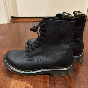 Brand New Dr. Martens 8 Hole 1460 Pascal Boots - Size 8